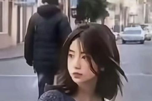 陈律痞幼“接吻疑云”:是真情流露还是流量剧本? 陈律痞幼“接吻疑云”:是真情流露还是流量剧本?