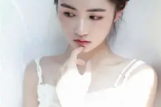 75岁的刘晓庆与网红王婆同台全程冷脸少互动被质疑是耍大牌! 75岁的刘晓庆与网红王婆同台全程冷脸少互动被质疑是耍大牌!