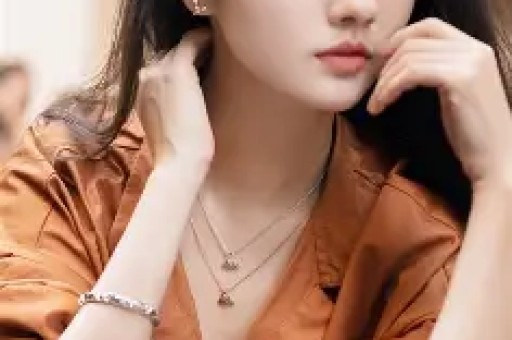 他俩真分手了？恋爱四年要结婚男友却劈腿当红小花她转头谈了出轨男！