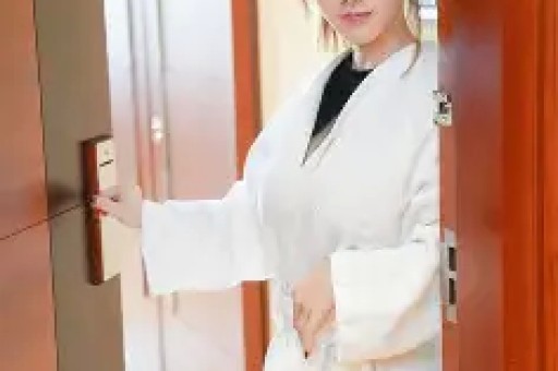 王健林为闪闪铺路黄一鸣太得意暗示爷爷认下孙女网友：撒谎