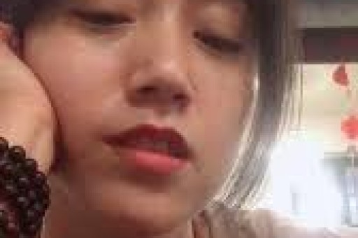 某顶流明星深夜被拍与神秘女子共进晚餐疑似新恋情曝光！